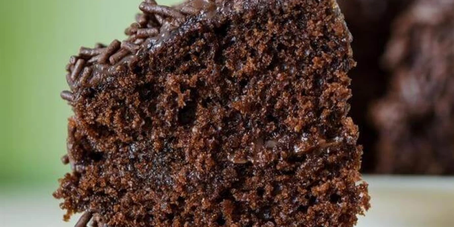 Bolo de café com chocolate