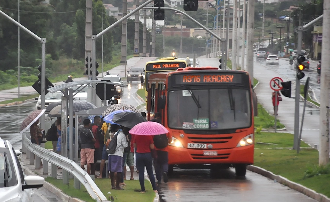 Ônibus voltaram a circular nesta quinta-feira em São Luís. Foto: Juliana Chaves/Grupo Mirante.