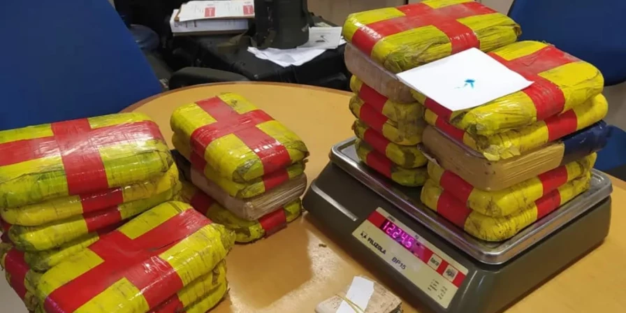 A cocaína foi apreendida pela PRF, em Pedrinhas.