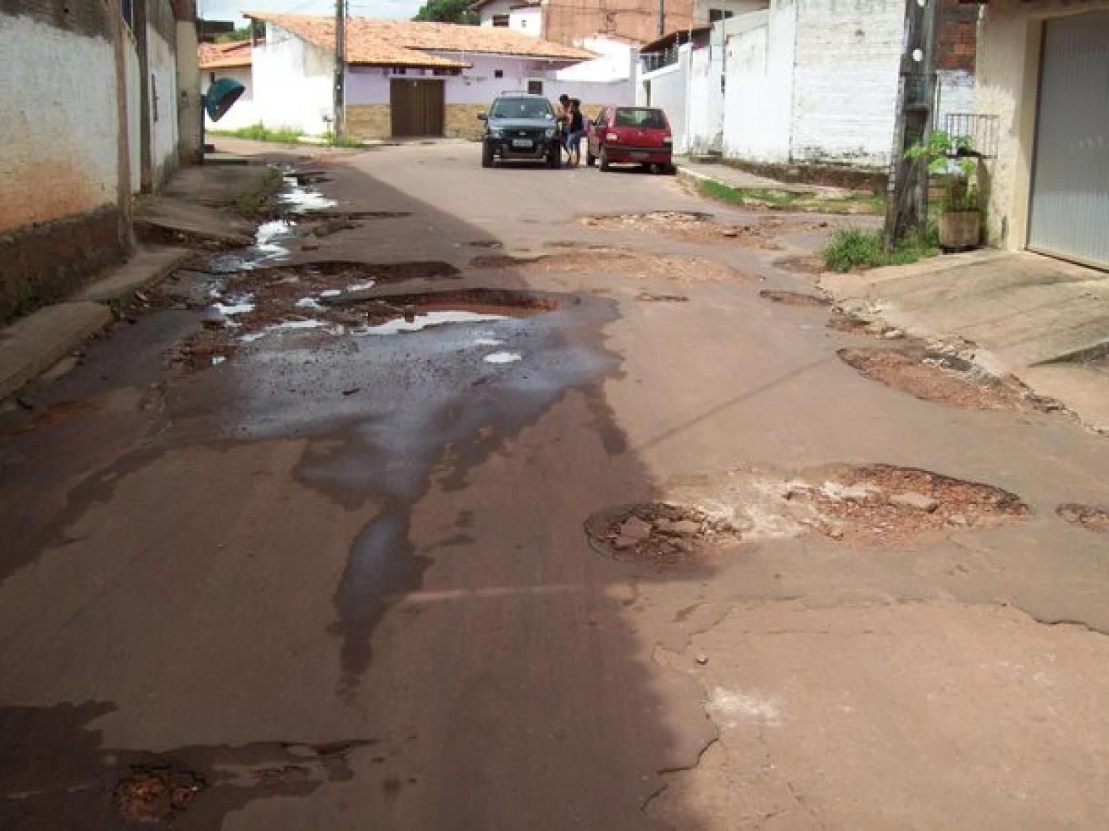 Internauta mostra buracos nas ruas do Bequimão. Foto: Joyce Millene.