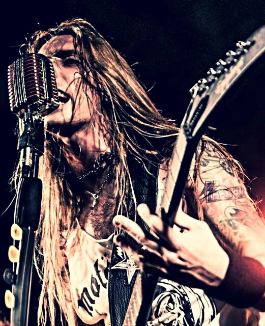 André Nadler, vocalista e guitarra da banda Jack Devil. Foto: Divulgação.