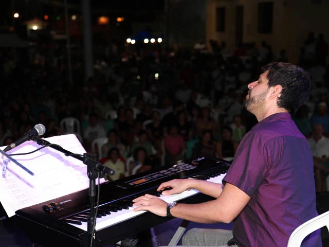 O músico André Mhemari Trio deu uma aula no teclado. Foto: Paulo de Tarso Jr./Imirante.com