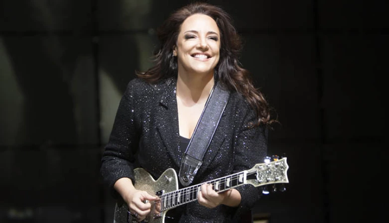Cantora Ana Carolina.