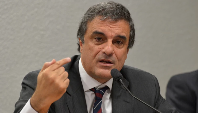 Esta não é a primeira vez que o ministro da Justiça manifesta a intenção de deixar o governo, alegando "fadiga de material".