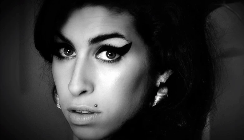 A cantora Amy Winehouse.