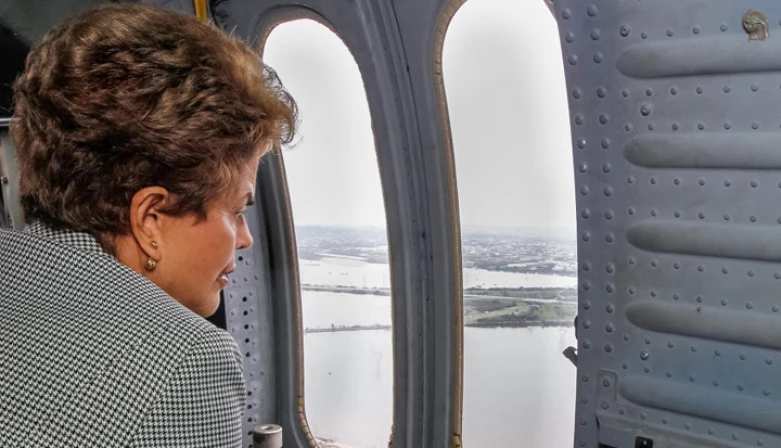 Para a viagem de mudança, ela deve utilizar, pela última vez, um avião da Força Aérea Brasileira (FAB).