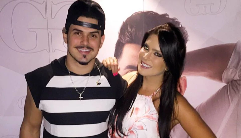 Gabriel Gava e Débora Lyra não se desgrudam.