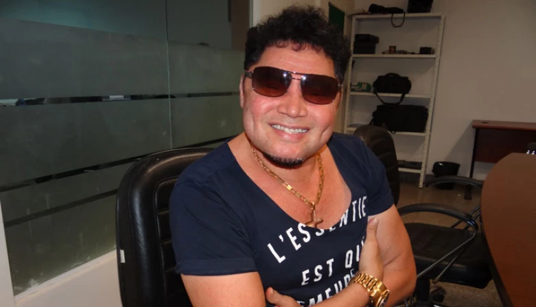 Ray Douglas prepara seu novo disco.