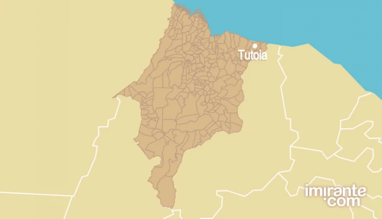 Tutóia fica a 344,3 km de distância de São Luís.