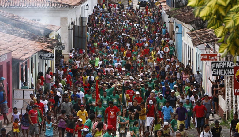 No dia 16 de maio, encerramento oficial, ocorrerá a entrega dos postos aos novos festeiros de 2017.