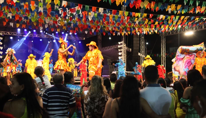 Baile de caixa agita o arraial da Vila Junina. (Foto: Ingrid García / Imirante)