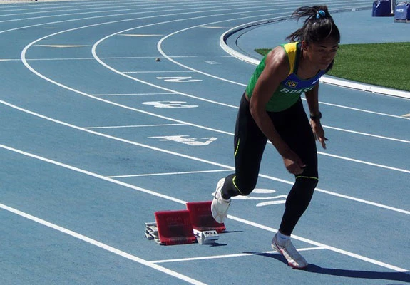 Cristiane trocou o futsal pelo atletismo aos 17 anos (Foto: Arquivo Pessoal)