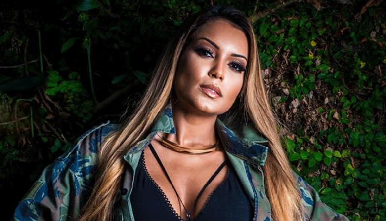 A cantora está em intensa divulgação do novo hit.
