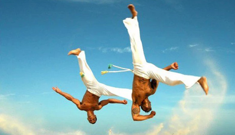 A capoeira era uma ferramenta de resistência dos escravos brasileiros.