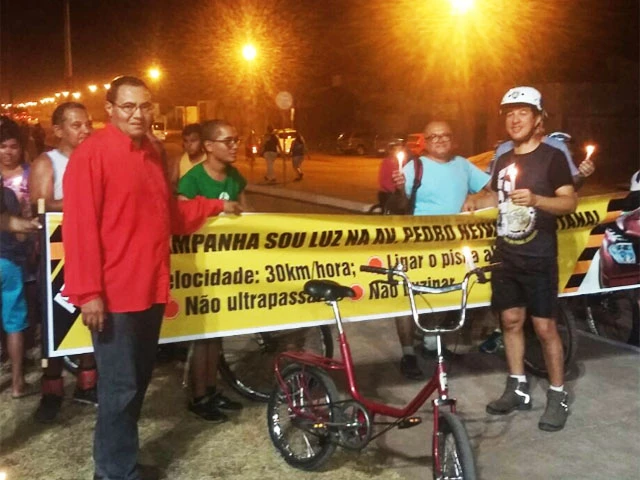 Ato de protesto cobra melhorias para a rodovia Pedro Neiva de Santana, como é o caso da iluminação da via. (Foto: Divulgação/ Moisés Dias)