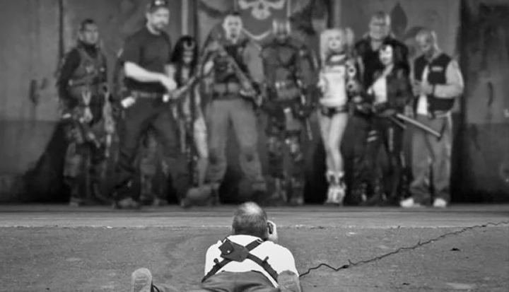 Os bastidores da foto acima. Foto: Clay Enos.