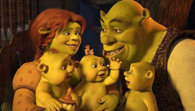 O quinto filme da saga trouxe em seu primeiro trecho revelado a música "All Star", do Smash Mouth, como trilha sonora do teaser.