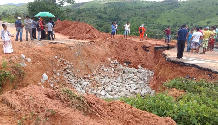 O local ficou mais de 24h totalmente interditado. / Foto: Divulgação/PRF-MA