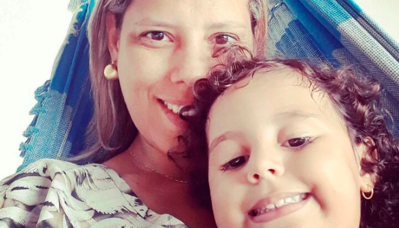 Clara Braga Novaes de Amorim e sua mãe, Bárbaro Novaes.