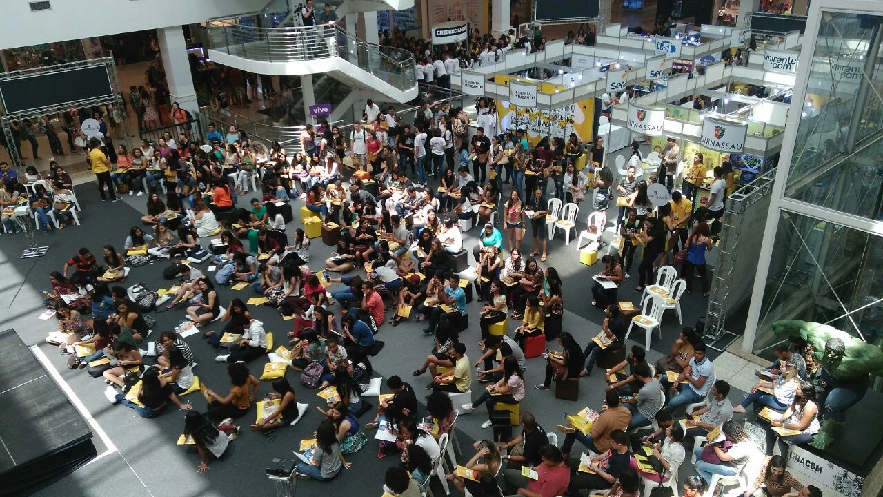 De acordo com a organização do evento, mais de três mil pessoas estiveram presentes no primeiro do dia de programação do projeto.