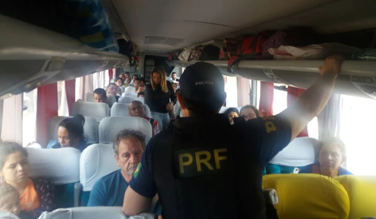 A ação ocorre em frente à Unidade Operacional da PRF em Açailândia, no km 670, da BR-222.