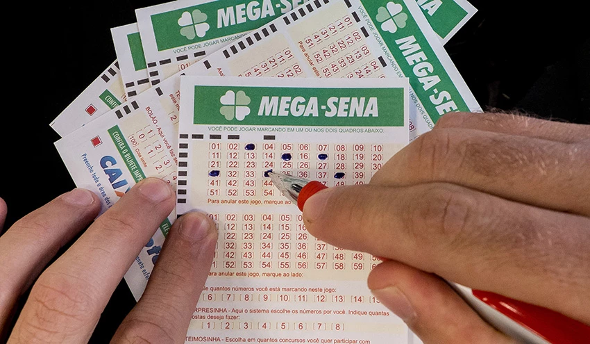 Ninguém acerta a Mega-Sena e prêmio acumula em R$ 45 milhões.