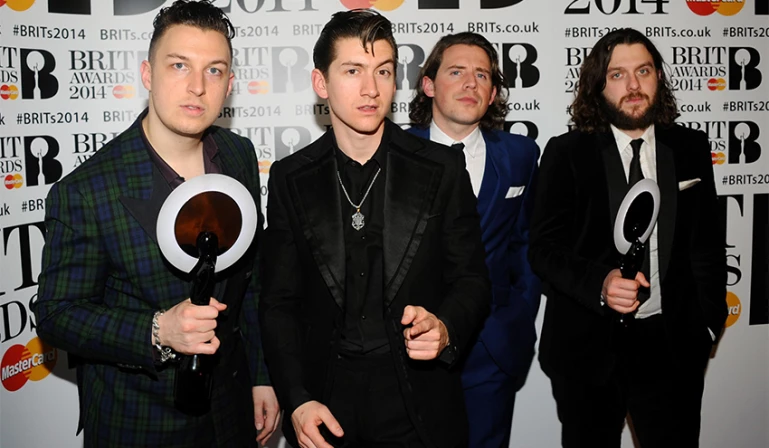 Arctic Monkeys é uma banda britânica de indie rock formada em 2002 nos subúrbios da cidade de Sheffield, na Inglaterra.