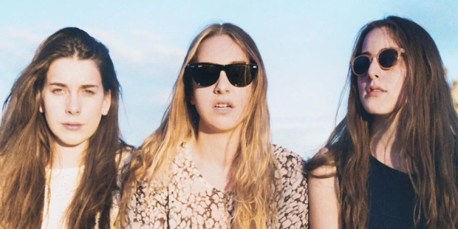Banda HAIM revela lançamento de novo álbum.