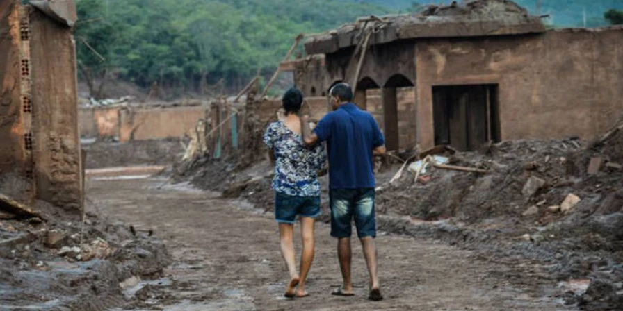 Antigas comunidades foram soterradas pela tragédia.