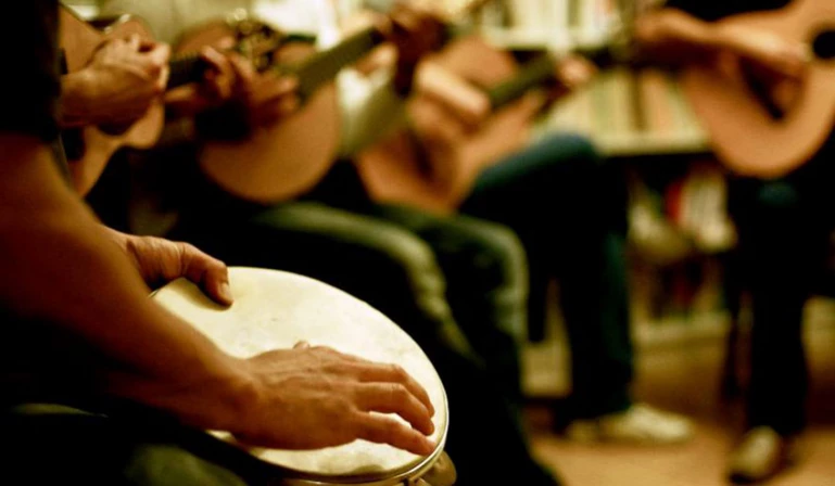 O samba é ium ritmo amado por milhares de brasileiros.