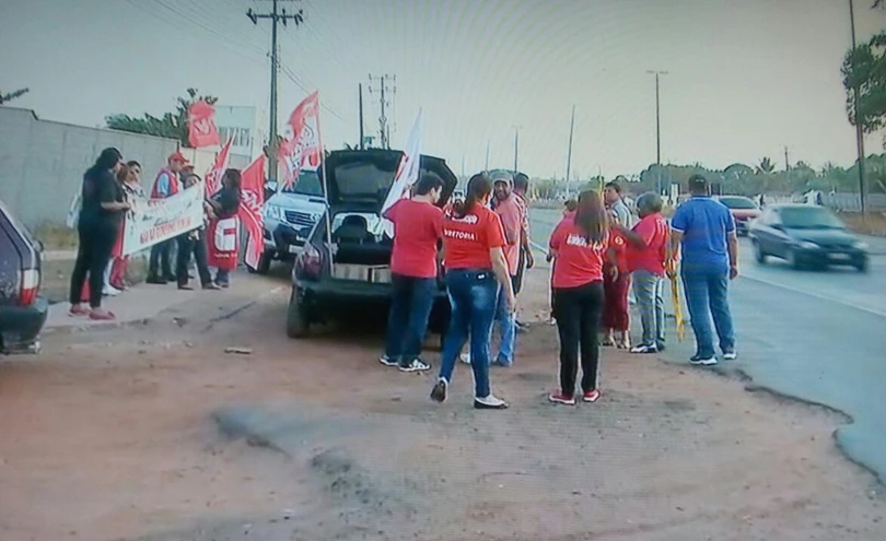 Manifestantes se concentravam na entrada do bairro Maracanã. Foto: Reprodução.