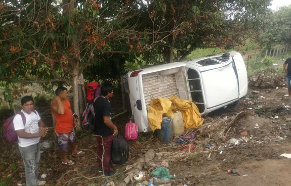 O motorista da caminhonete perdeu o controle do veículo. / Foto: Divulgação/PRF-MA.