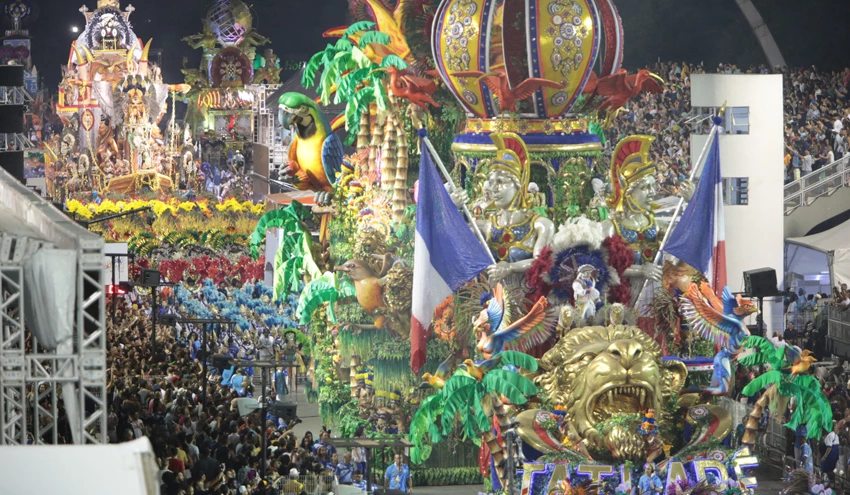 Carro de abre-alas da Acadêmicos do Tatuapé. / Foto: Ardilhes Moreira/G1.