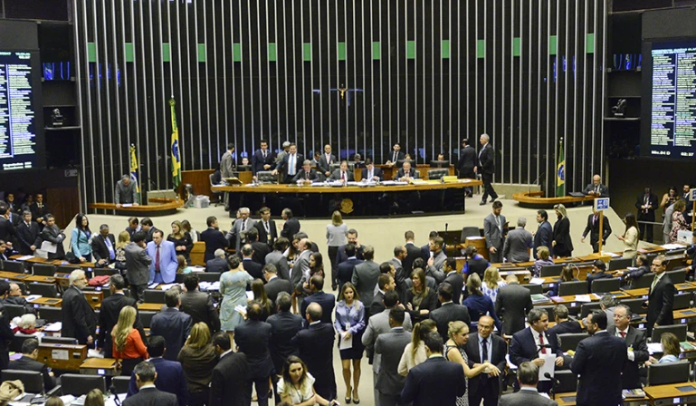 Congresso tem várias propostas para mudanças na defesa do consumidor.