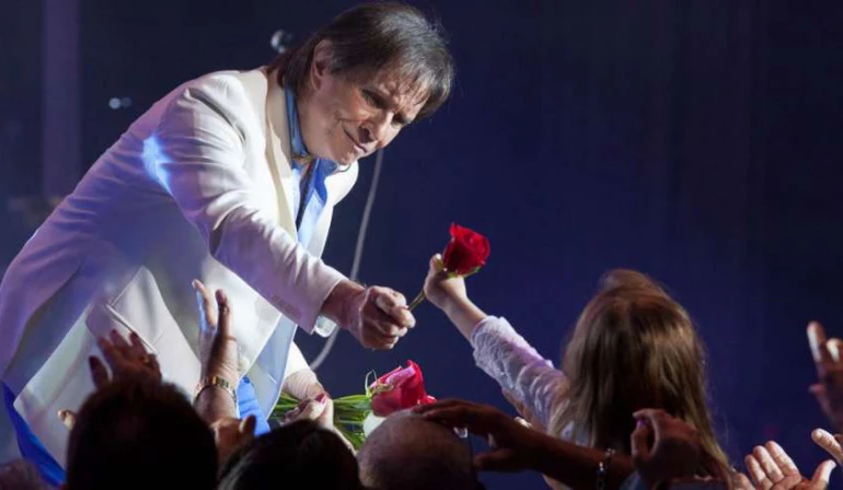 Roberto promete mais uma vez arrebatar os fãs com mais um show impecável.