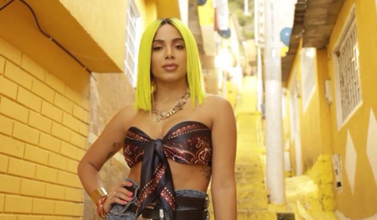 Veja o sucesso do clipe de Anitta na vertical!