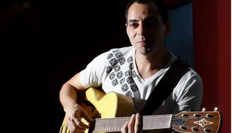 Nosly e o seu novo disco Sambas.