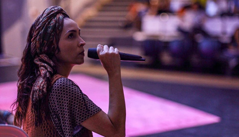 Luciana Simões mediadora do painel Gestão e realização de Festivais de Música no Brasil.