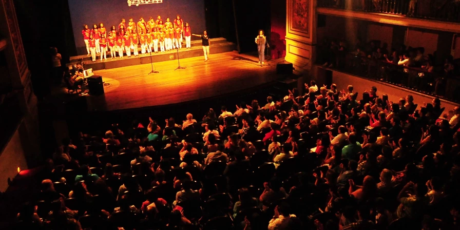 O público terá acesso gratuito, mediante o recebimento dos convites na bilheteria do Teatro, a partir das 14h, desta sexta-feira.