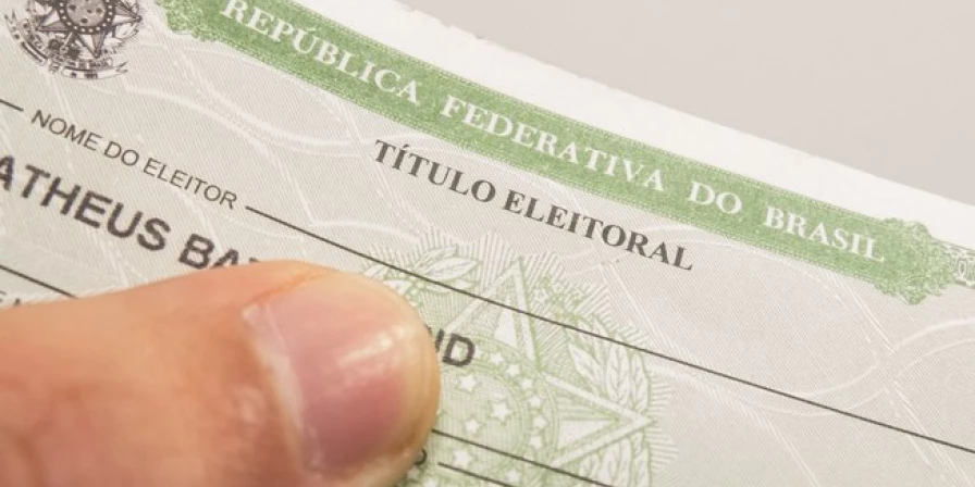 A quitação com as obrigações eleitorais é necessária para, por exemplo, tomar posse em cargo público.