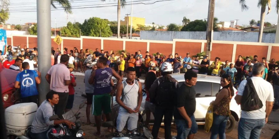 O acidente ocorreu na tarde desta terça-feira (30), no bairro do Araçagi.