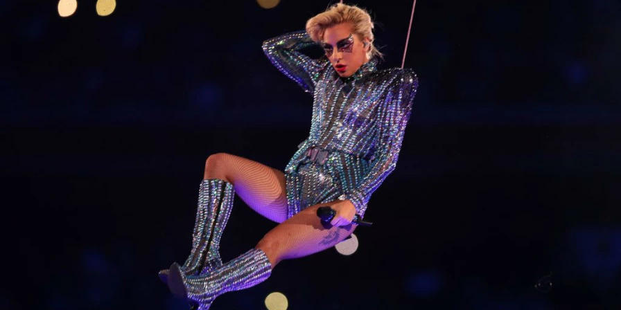 A apresentação da cantora Lady Gaga em 2017 foi a mais assistida de todos os tempos.