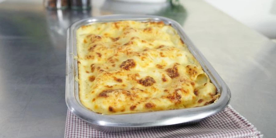 Lasanha de frango com presunto e queijo