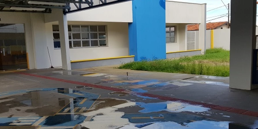 Creches estão prontas, porém nunca foram inauguradas.