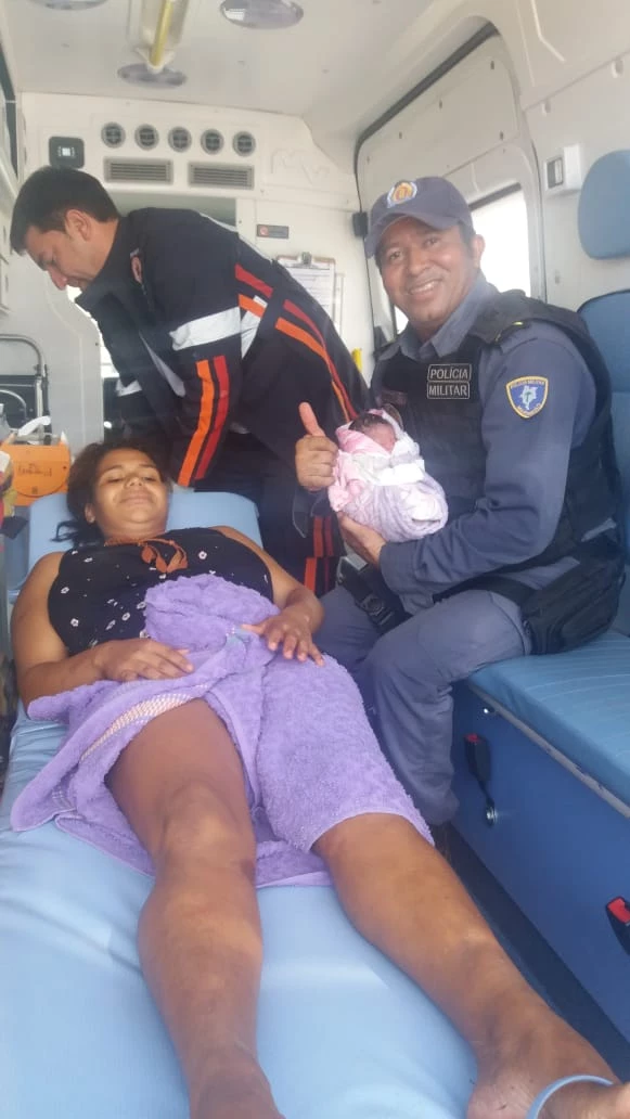 A jovem Maria Fernanda e o Sargento Francisco.
