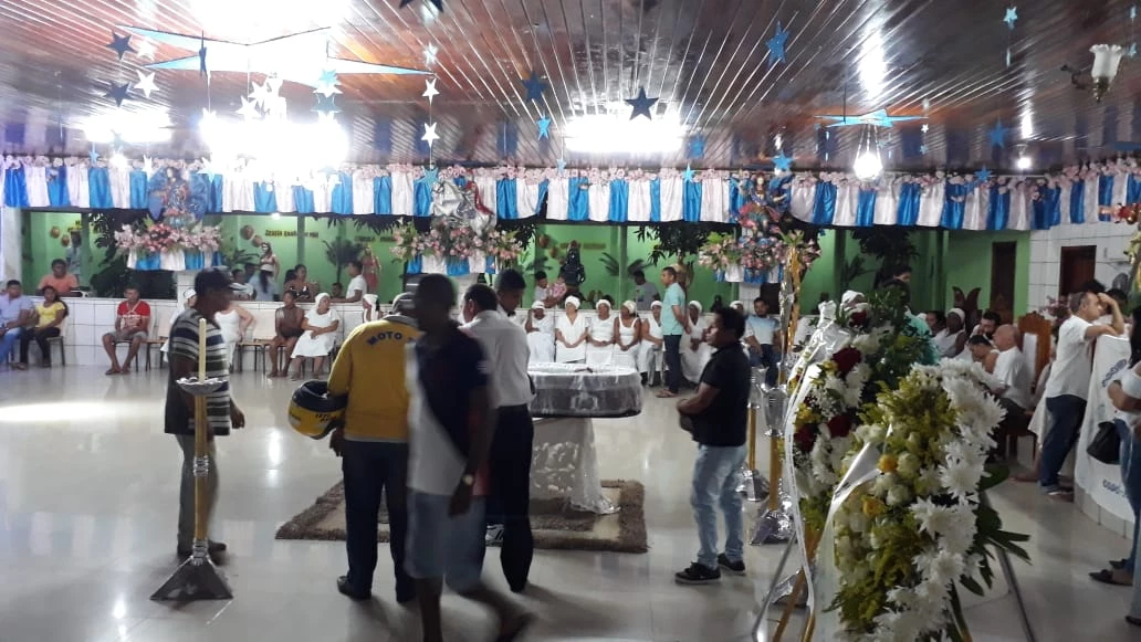 Corpo de Bita do Barão é recebido sob muita comoção, em Codó. (Foto: Divulgação)