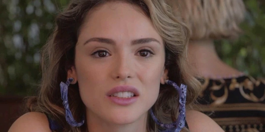 Manu (Isabella Drummond).