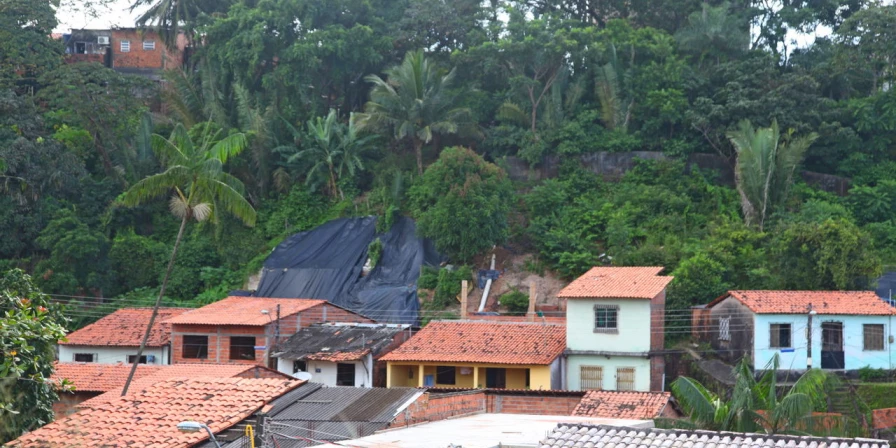 Uma das áreas de risco classificadas pela Defesa Civil, em São Luís.