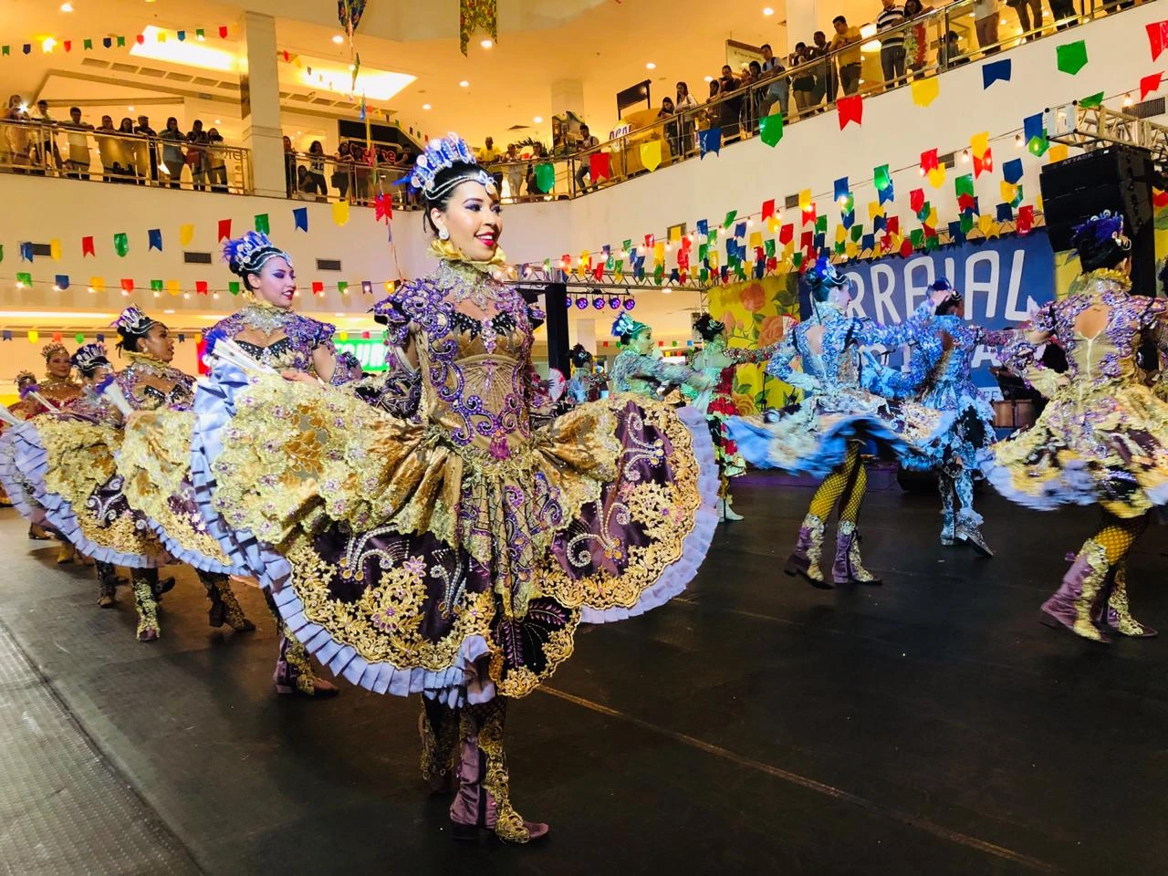 Elegância e beleza das indumentárias da Dança Portuguesa Raízes de Portugal. Foto: Adriano Soares / Imirante.com