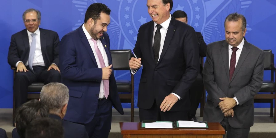 O presidente Jair Bolsonaro sancionou a lei em cerimônia no Palácio do Planalto.